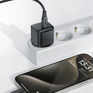 شارژر دیواری ایس فست مدل A77 توان 30 وات